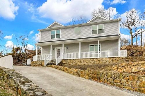 69 Platt Pl, Bridgeport, CT 06606-2942