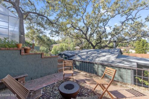 1268 Black Canyon Rd, Simi Valley CA 93063-4609 exterior