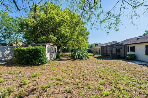 2049 El Campo Ave, Deltona FL  32725-3204 exterior