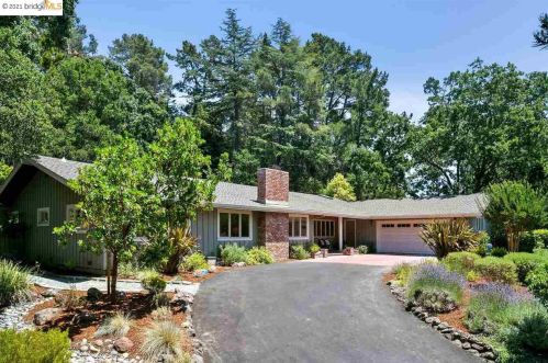 22 Altarinda Dr, Orinda, CA 94563-2406