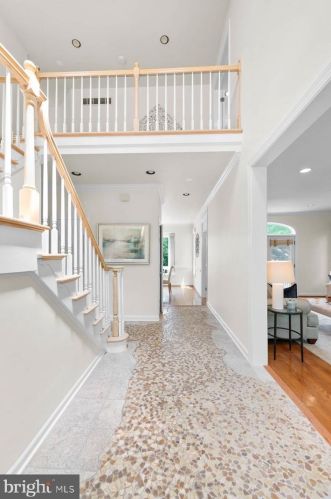 2 Hickory Run, Newtown Square, PA 19073-3012