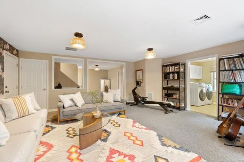 16 Saxony Ln, Woodbury CT  06798-2533 exterior