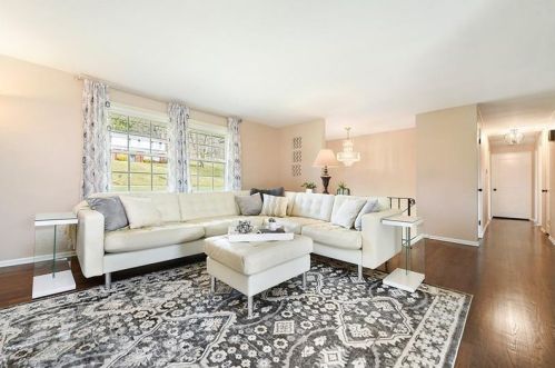 201 Edgewood Dr, Canonsburg, PA 15317-3343