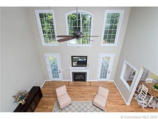 143 Taine Mountain Rd, Unionville, CT 06013-1919