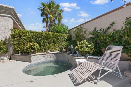 48127 Calle Seranas, La Quinta CA  92253-2205 exterior