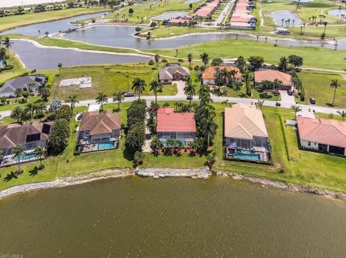 18013 Royal Tree Pkwy, Naples FL  34114-8941 exterior