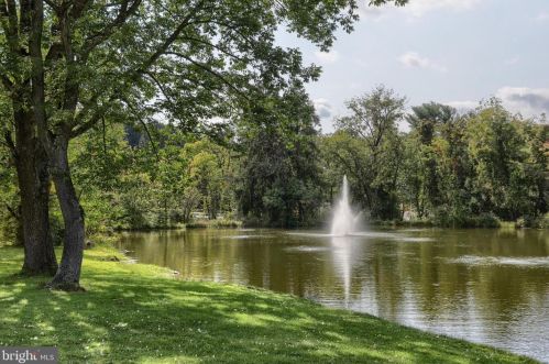 6411 Devonshire Hts Rd, Harrisburg PA 17111-4818 exterior