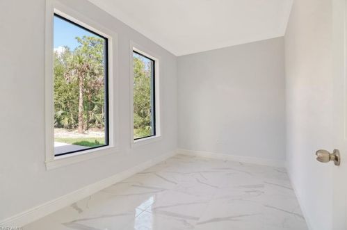 2565 60 Ave, Naples FL 34120-2684 exterior