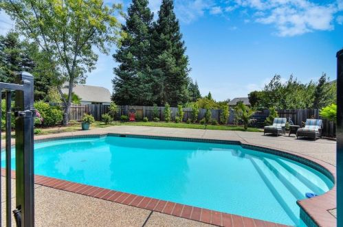 255 American River Canyon Dr, Folsom CA  95630-7142 exterior