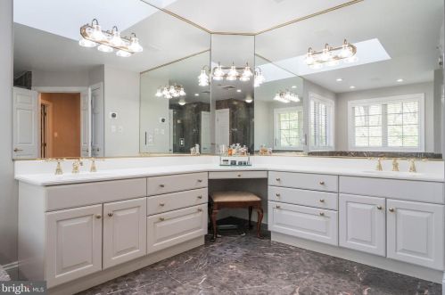 5 Gregory Ln, Newtown Square PA  19073-1518 exterior