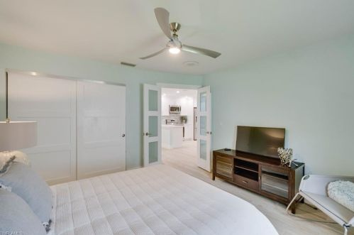 201 Palmetto Dunes Cir, Naples FL  34113-7565 exterior