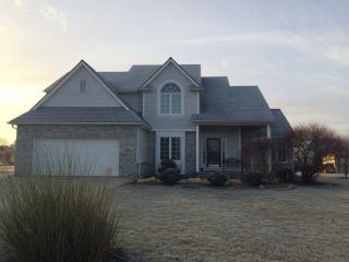 2129 Pheasant Dr, Toledo, OH 43619-2802