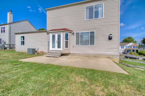 1733 Greatwood Dr, Florence KY  41042-8121 exterior