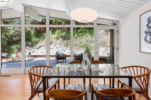 4985 Hedge Ln, Oakland CA  94602-2641 exterior