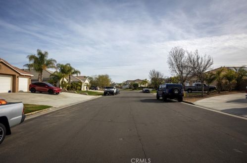 19148 Painted Rock St, Perris CA  92570-6534 exterior