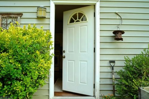 19 Oxford St, Montclair NJ  07042-4907 exterior
