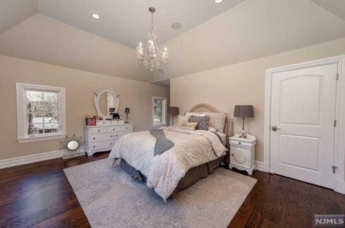 243 Glen Pl, Franklin Lakes NJ  07417-2707 exterior