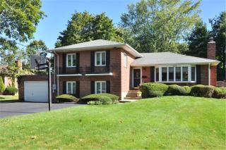 202 Split Rock Rd, Syosset, NY 11791-2132