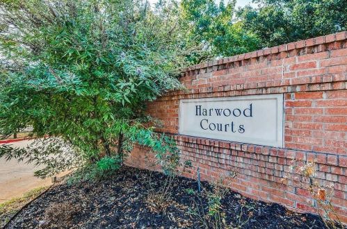 407 Horse Shoe Dr, Euless, TX 76039-3955