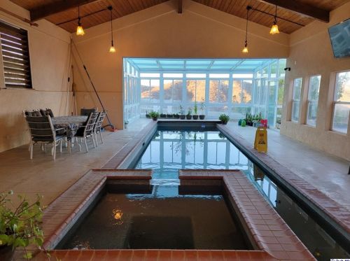 26945 Brooken Ave, Santa Clarita CA  91387-3904 exterior
