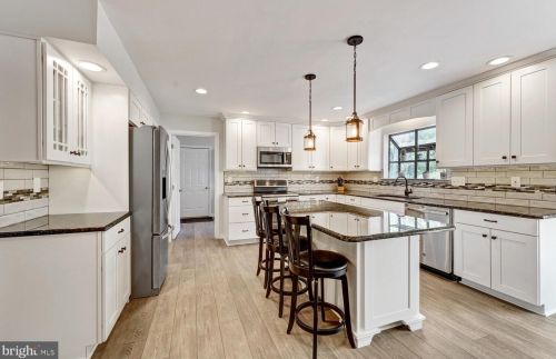 813 Marlboro Spring Rd, Kennett Sq PA  19348-1313 exterior