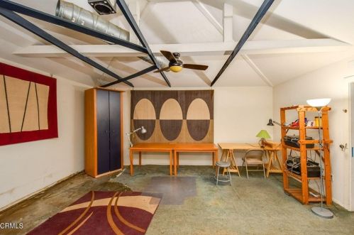 7731 Amestoy Ave, Van Nuys CA 91406-1601 exterior