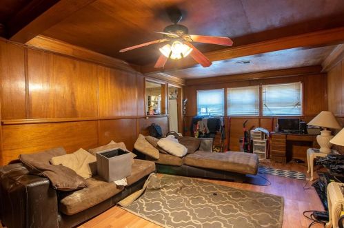 2214 Berwick Ave, Dallas TX 75203-4207 exterior