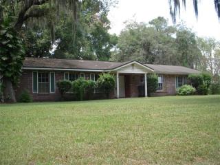 120 Phillips Dr, Seffner, FL 33584-3548