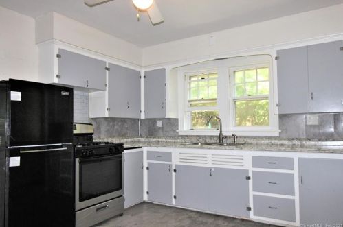 4 Rose Hill Ave, Ansonia, CT 06401-1436