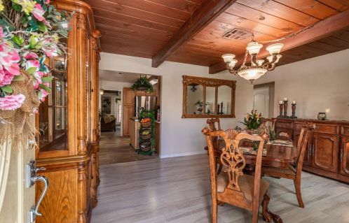 616 Q St, Rio Linda CA  95673-1427 exterior