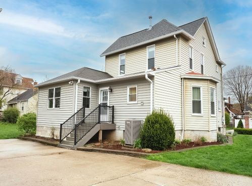 427 New Castle St, Zelienople PA  16063-1253 exterior