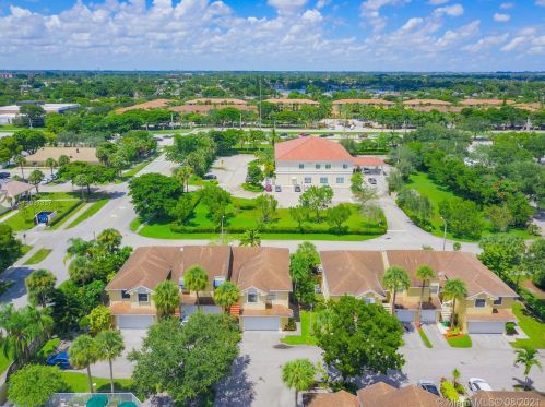 9561 1st Ct, Hollywood, FL 33025-1141