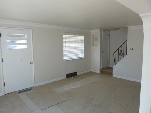 358 Pennoak Dr, Pittsburgh, PA 15235-3056