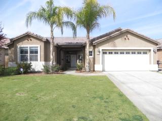 5216 Fountain Grass Ave, Bakersfield, CA 93313-5267