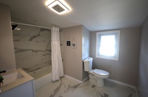 8558 42, Milwaukee WI 53209-1330 exterior