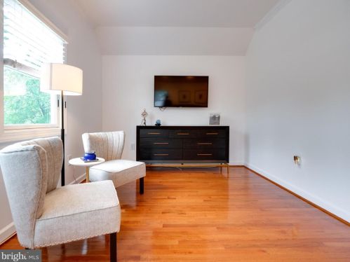 7003 Hickory Hill Rd, Falls Church VA  22042-3903 exterior