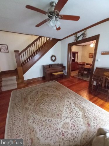 323 Columbia Ave, Lansdale PA 19446-3312 exterior