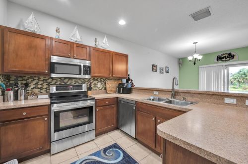 2534 Creekside Dr, Fort Pierce FL  34981-5100 exterior