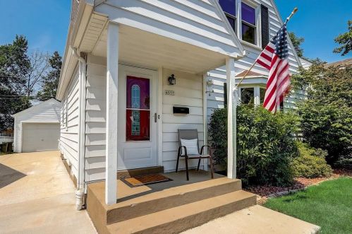 4937 Berkeley Blvd, Milwaukee, WI 53217-5904