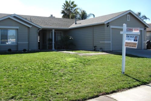 1260 O St, Lathrop, CA 95330-9328
