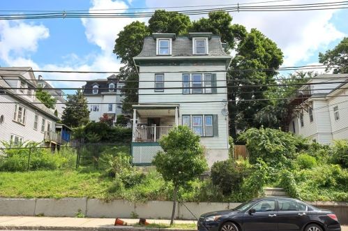 275 Washington Ave, Chelsea MA  02150-3605 exterior