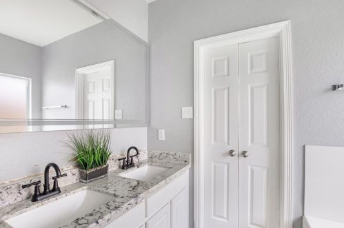 8514 Sports Haven Dr, Humble TX  77346-6000 exterior