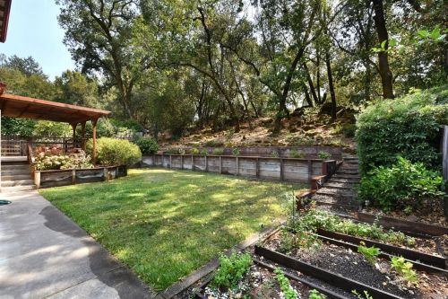 3722 Sleepy Hollow Dr, Santa Rosa CA  95404-1528 exterior