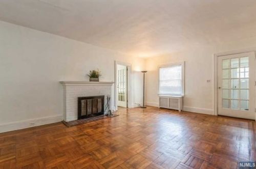 401 Conrad Rd, Englewood NJ  07631-1606 exterior