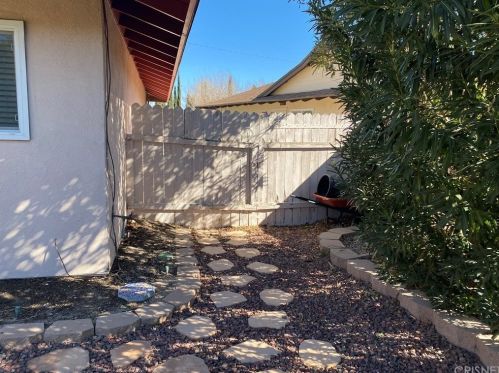 43717 Albeck Ave, Lancaster CA 93536-5746 exterior