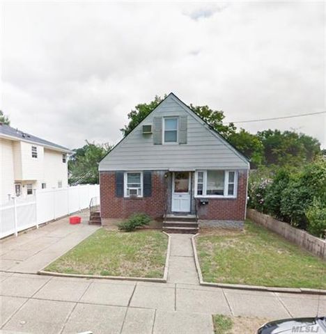 103 Covert Ave, Floral Park, NY 11001-3220
