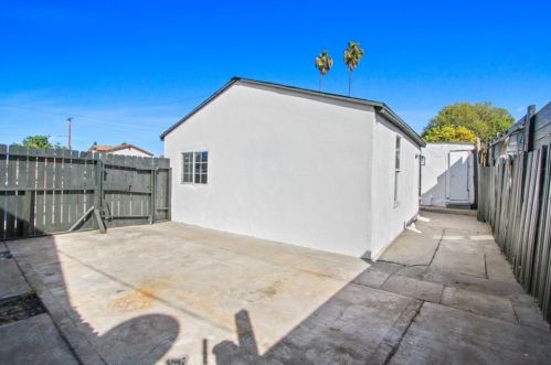 13327 Oleander Ave, Compton CA  90222-2641 exterior