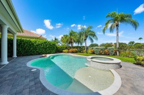 29006 Blaisdell Dr, Naples FL  34119-0930 exterior