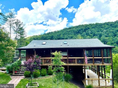 170 Wildlife Dr, Lost City WV  26810-8425 exterior
