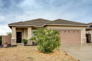 7843 Dersingham Dr, Sacramento, CA 95829-1484